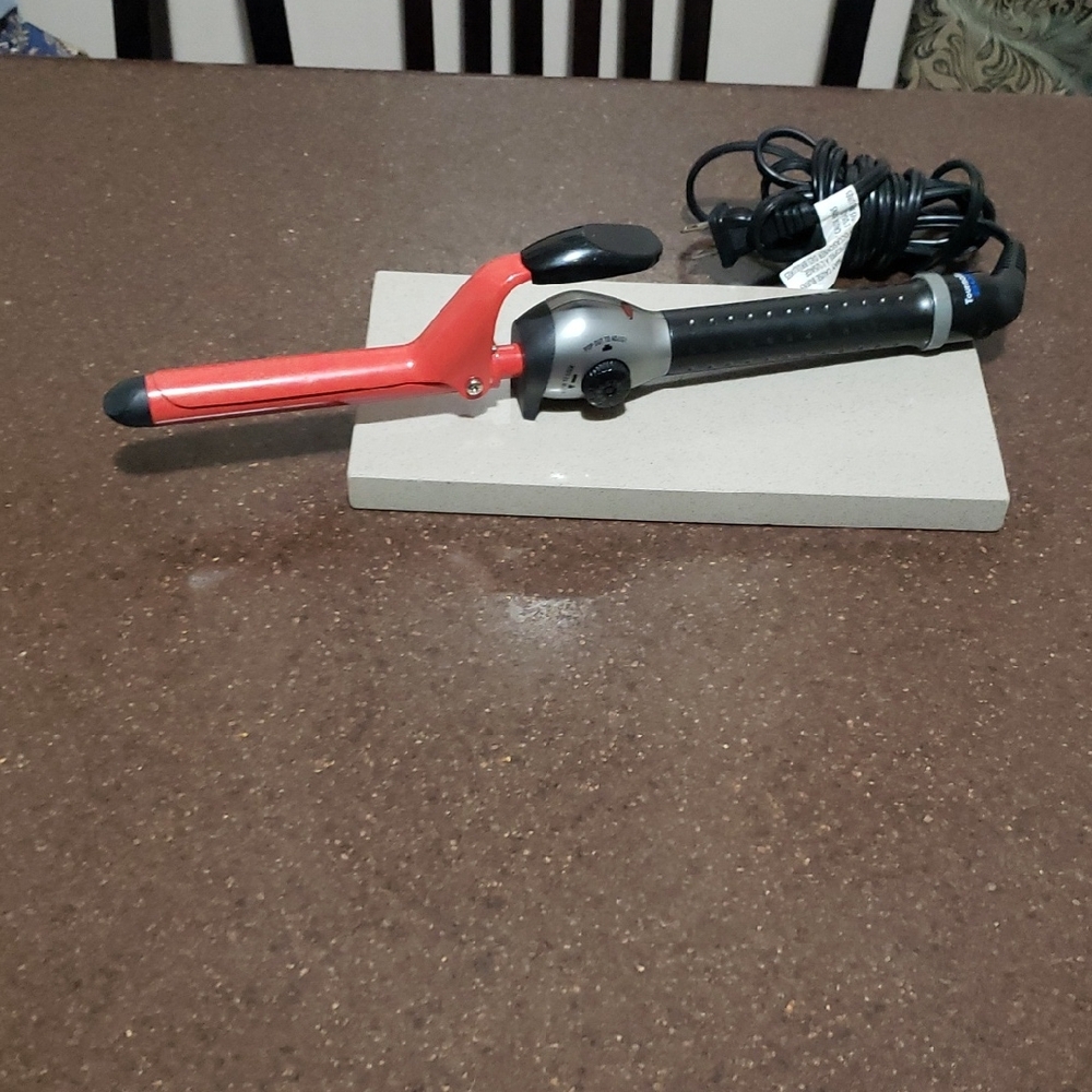 BaBylissPRO Tourmaline and Ceramic Curling Iron. 1"